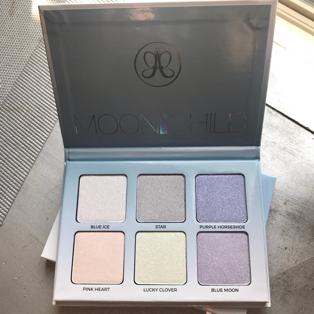 NWT Anastasia Beverly Hills Moonchild Glow kit
